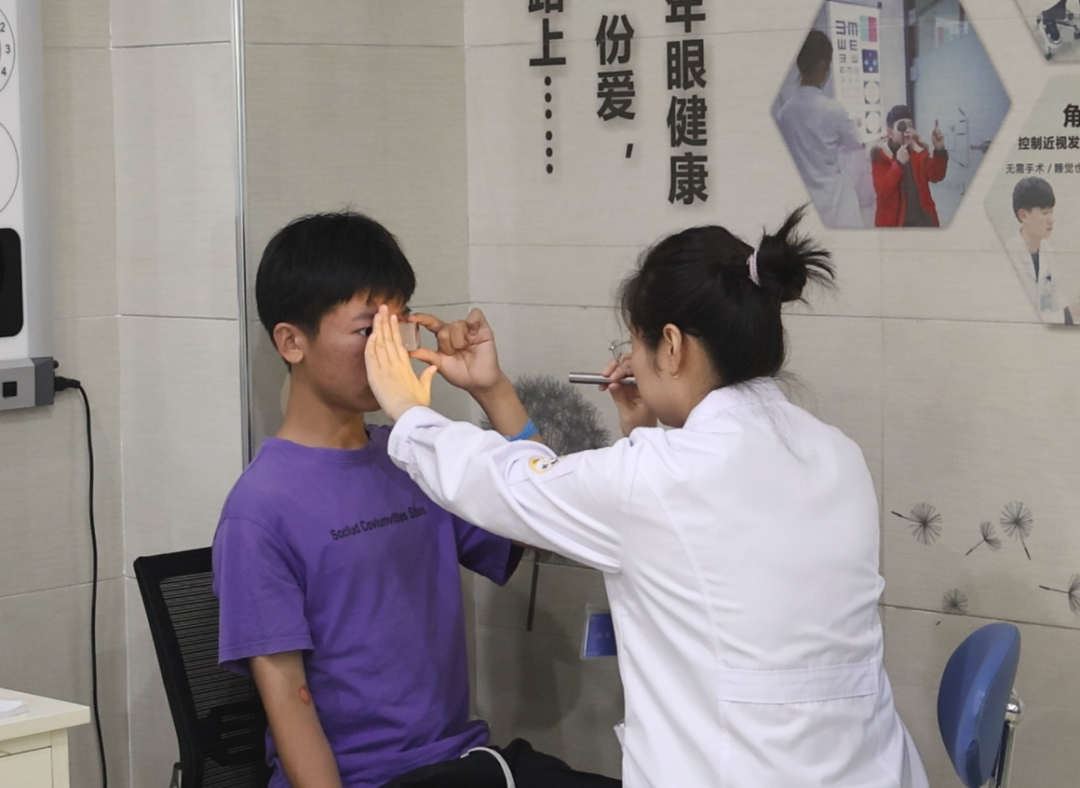 兒童斜視不只影響美觀!把握暑期黃金矯正期!越早治療越好!